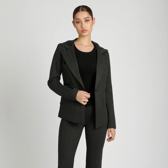 Gorgeous New BLANC NOIR Gayatri Hooded Blazer - Picture 7 of 8